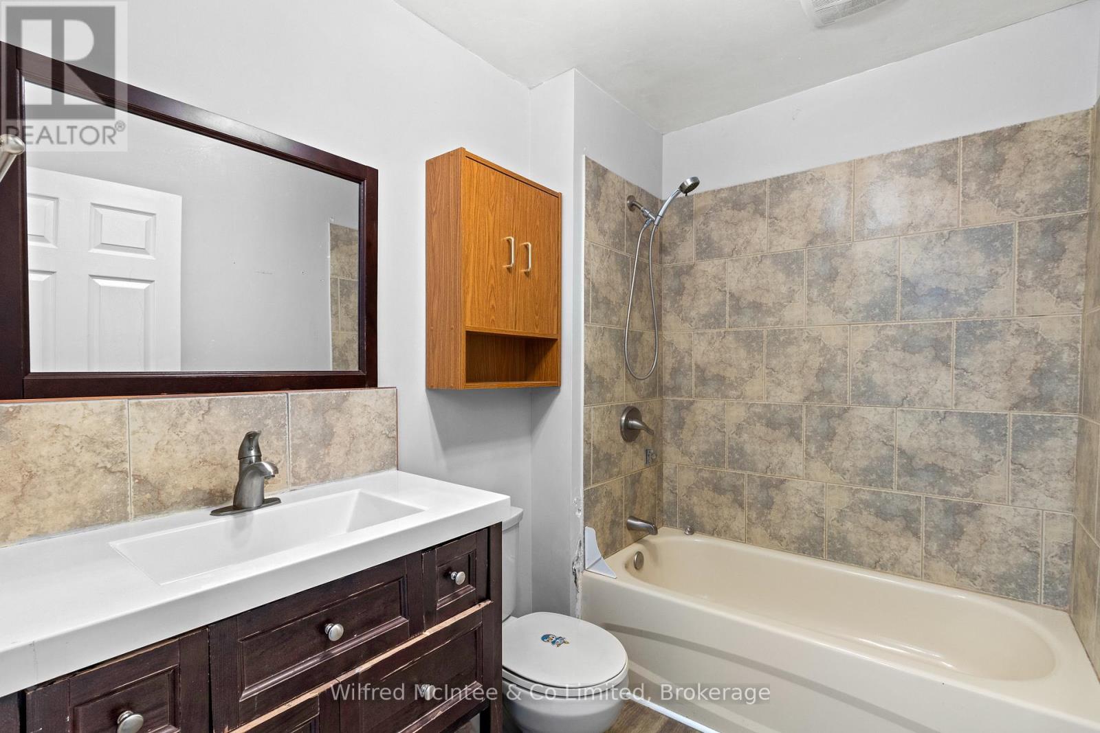 401 Josephine Street, North Huron, Ontario  N0G 2W0 - Photo 21 - X12769972