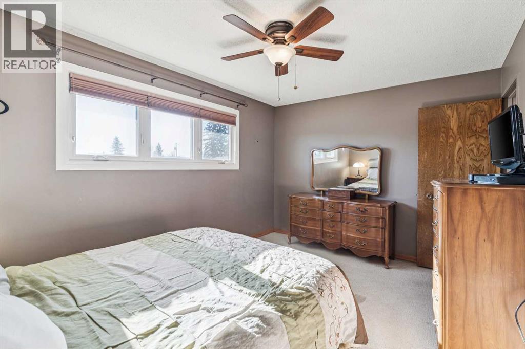 256 Huntridge Road Ne, Calgary, Alberta  T2K 4B6 - Photo 17 - A2284550