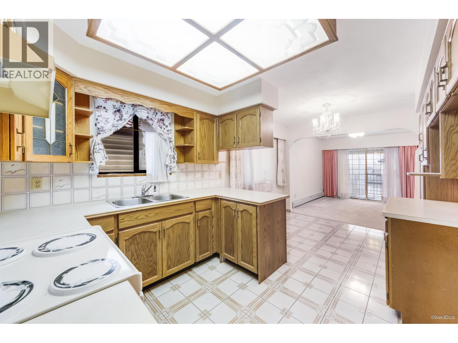 2721 Grant Street, Vancouver, British Columbia  V5K 3H1 - Photo 8 - R3085587