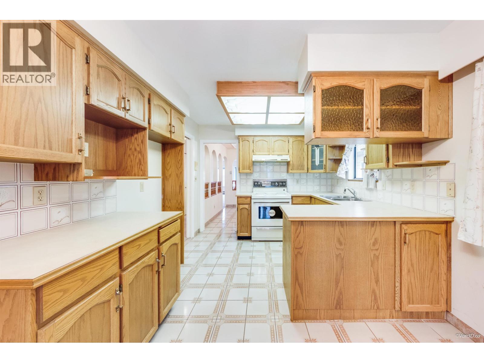 2721 Grant Street, Vancouver, British Columbia  V5K 3H1 - Photo 6 - R3085587