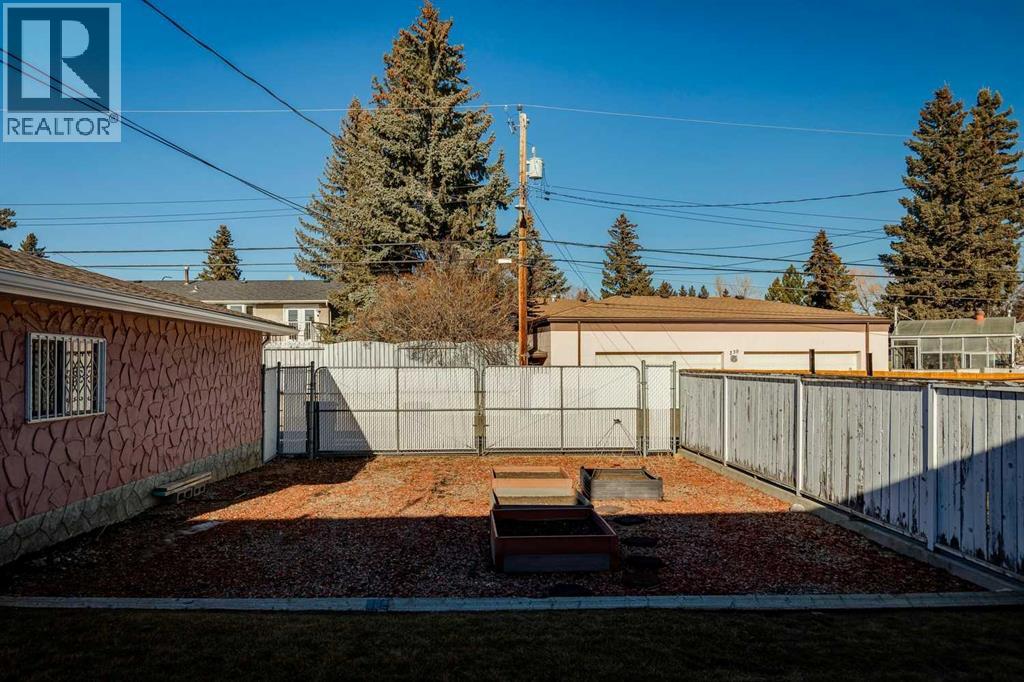 256 Huntridge Road Ne, Calgary, Alberta  T2K 4B6 - Photo 37 - A2284550