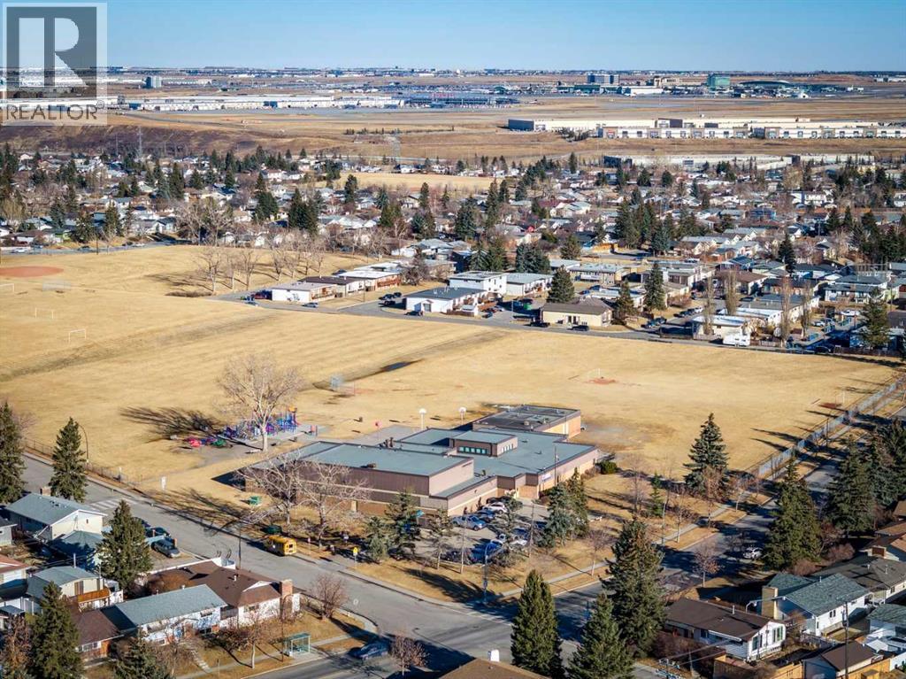 256 Huntridge Road Ne, Calgary, Alberta  T2K 4B6 - Photo 46 - A2284550