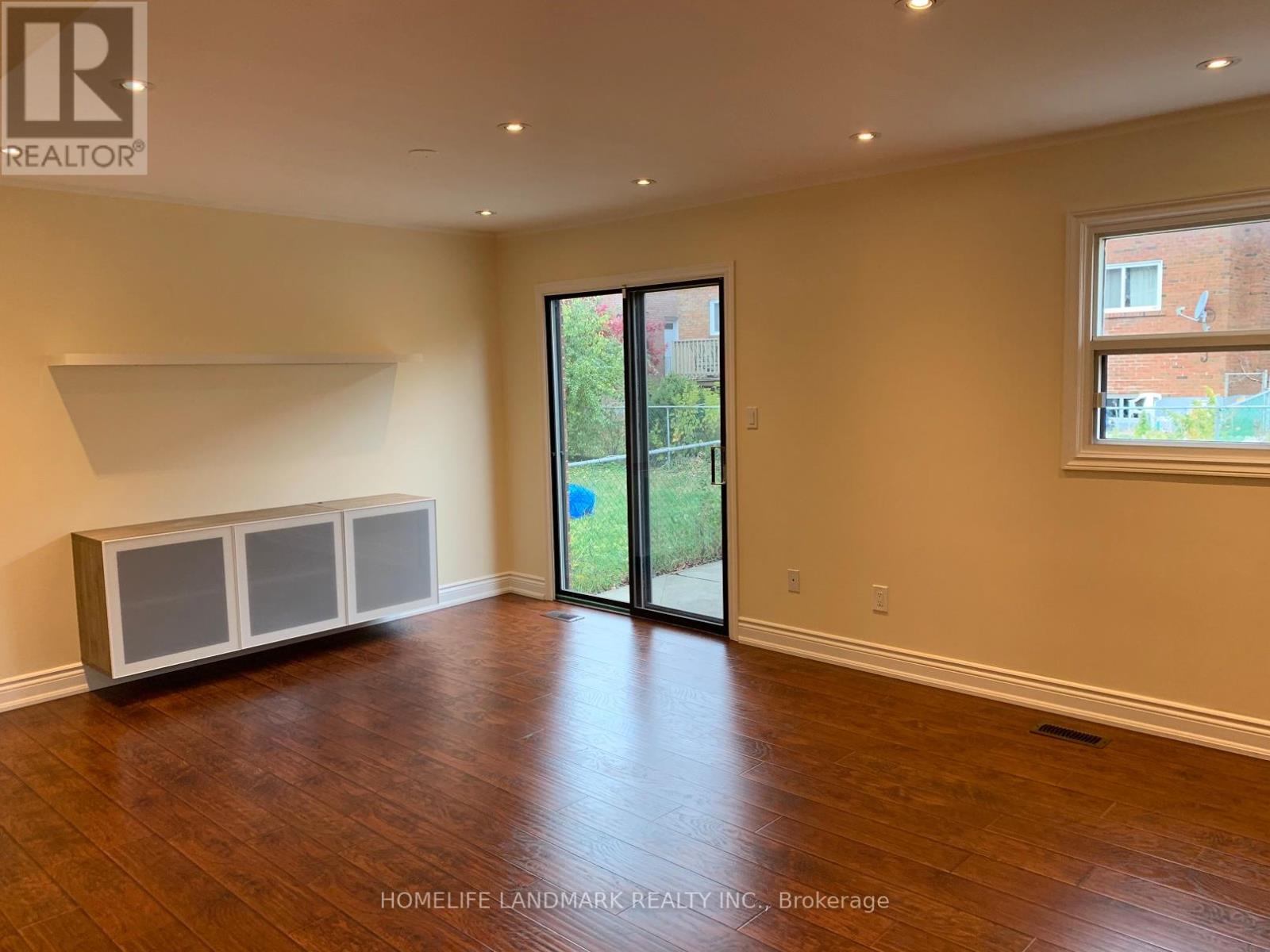 Gr & Bsmt - 337 Glen Shields Avenue, Vaughan, Ontario  L4K 1T4 - Photo 3 - N12769962