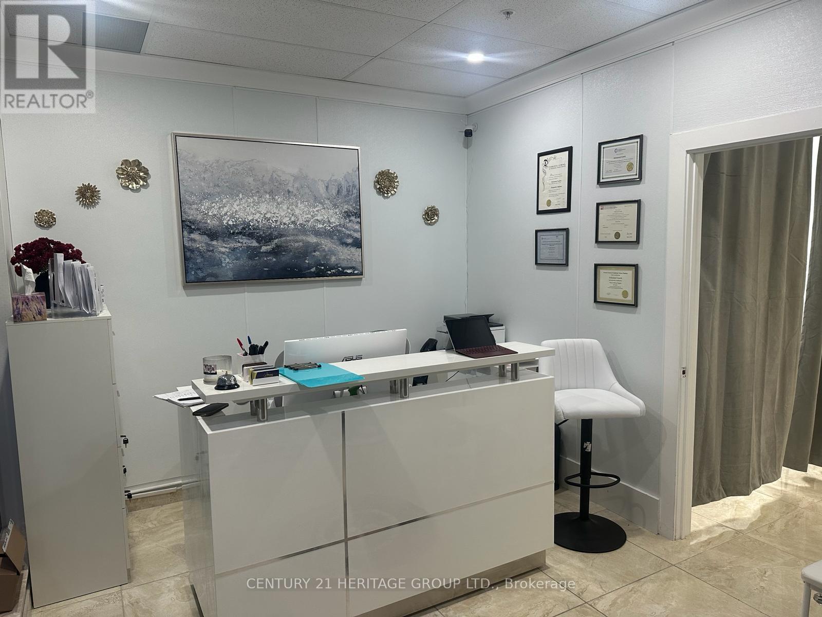 2 - 7181 Yonge Street, Markham, Ontario  L3T 0C7 - Photo 3 - N12769988