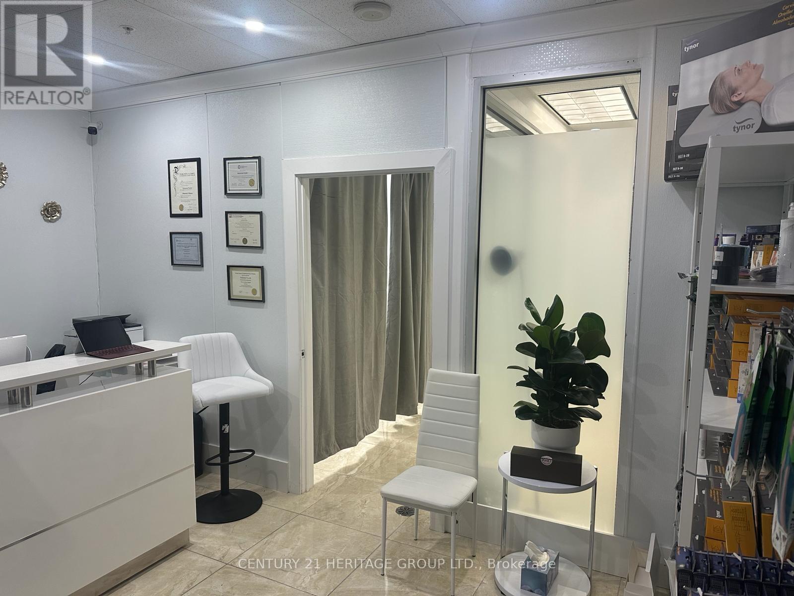 2 - 7181 Yonge Street, Markham, Ontario  L3T 0C7 - Photo 5 - N12769988