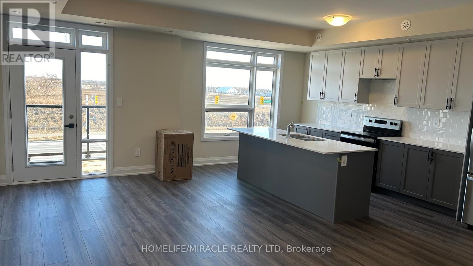 116 - 1585 Rose Way, Milton, Ontario  L9E 1N4 - Photo 5 - W12769960