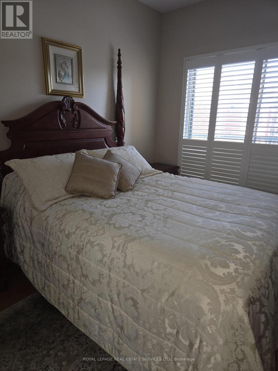 303 - 33 Wallace Street, Vaughan, Ontario  L4L 2P2 - Photo 4 - N12769894