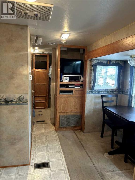 111 & 112, 200 4 Avenue Sw, Sundre, Alberta  T0M 1X0 - Photo 10 - A2236098