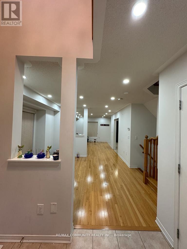 15 Lotus Street, Brampton, Ontario  L6P 3E1 - Photo 7 - W12770002