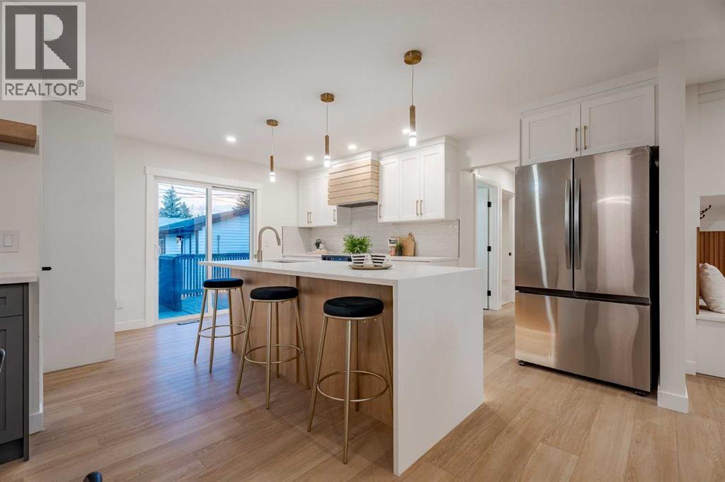 1024 Hunterston Place Nw, Calgary, Alberta  T2K 4N6 - Photo 13 - A2276613