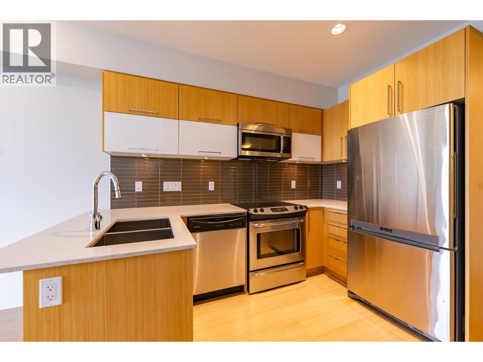 Listing Picture 6 of 23 : 512 10020 DUNOON DRIVE, Richmond / 烈治文 - 魯藝地產 Yvonne Lu Group - MLS Medallion Club Member