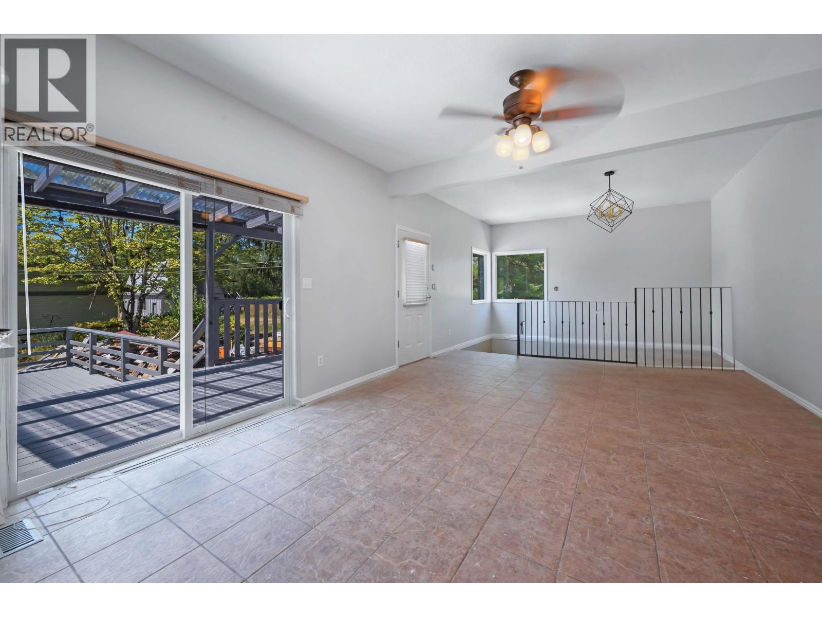 12323 248 St Street, Maple Ridge, British Columbia  V4R 1J9 - Photo 8 - R3051516