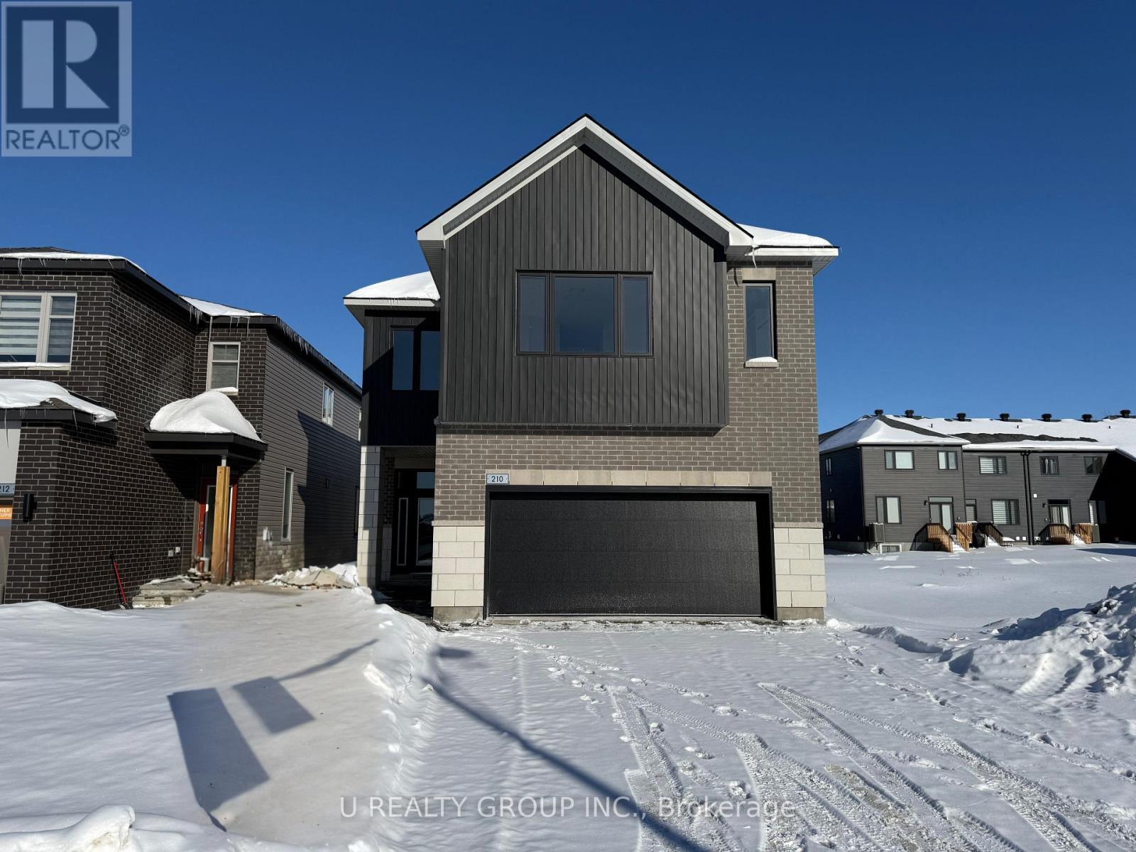 210 GINEBIK WAY, Ottawa, Ontario