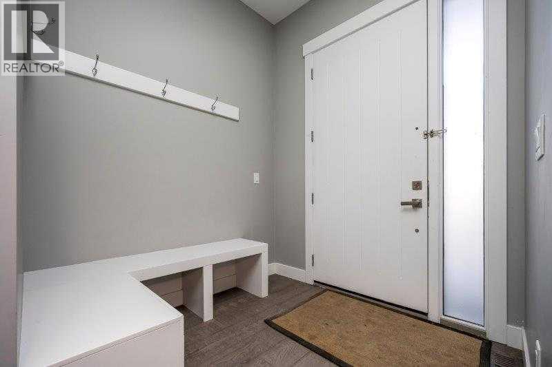 219 19 Avenue Nw, Calgary, Alberta  T2M 0Y3 - Photo 3 - A2284015