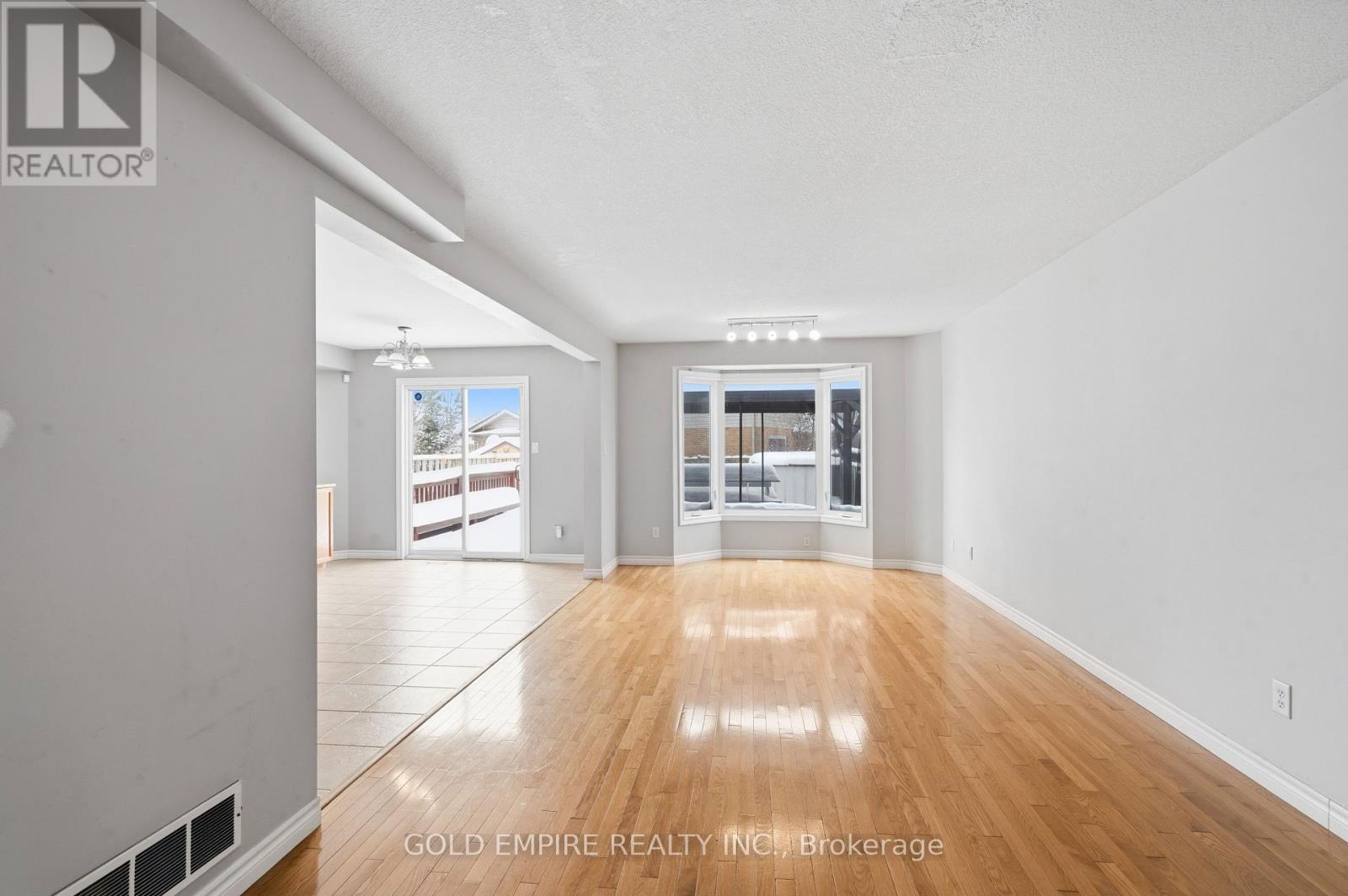 1307 Blackmaple Drive, London East, Ontario  N5Y 5V4 - Photo 4 - X12770018