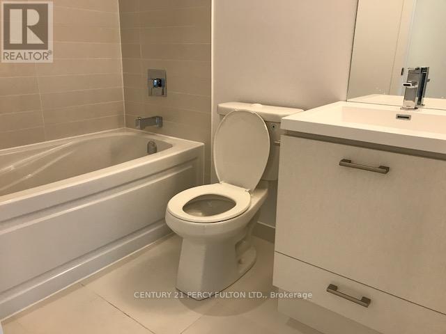 1016 - 87 Peter Street, Toronto (Waterfront Communities), Ontario  M5V 0P1 - Photo 6 - C12770020