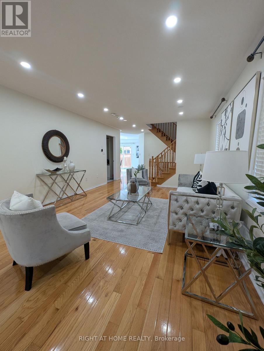 158 Hollywood Hill Circle, Vaughan, Ontario  L4H 2P2 - Photo 3 - N12770006