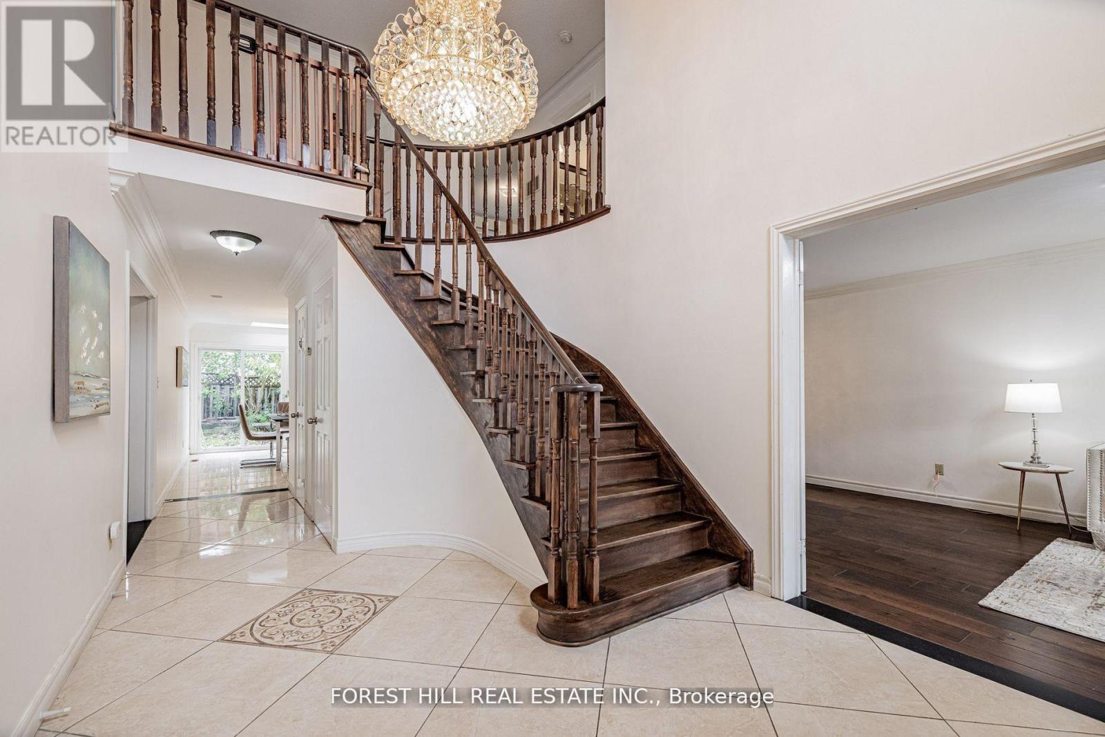 51 Briggs Avenue, Richmond Hill (Doncrest), Ontario  L4B 1N6 - Photo 3 - N12770026