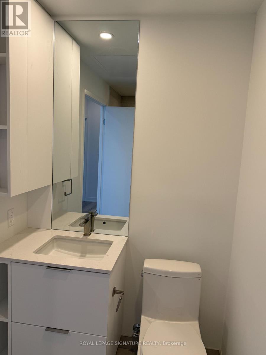 1304 - 1 Fairview Road E, Mississauga, Ontario  L5A 4C6 - Photo 12 - W12770032