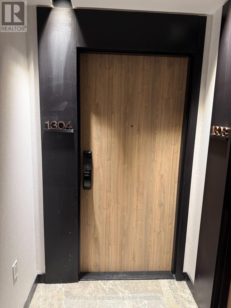 1304 - 1 Fairview Road E, Mississauga, Ontario  L5A 4C6 - Photo 4 - W12770032