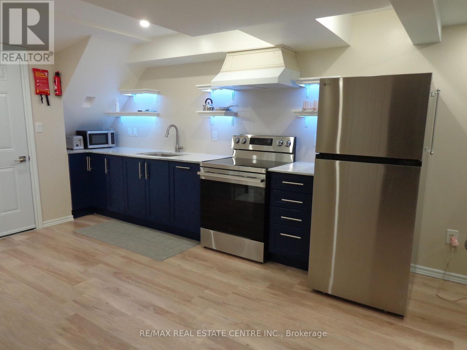 76 Lynch Circle, Guelph, Ontario  N1L 1R9 - Photo 2 - X12770014