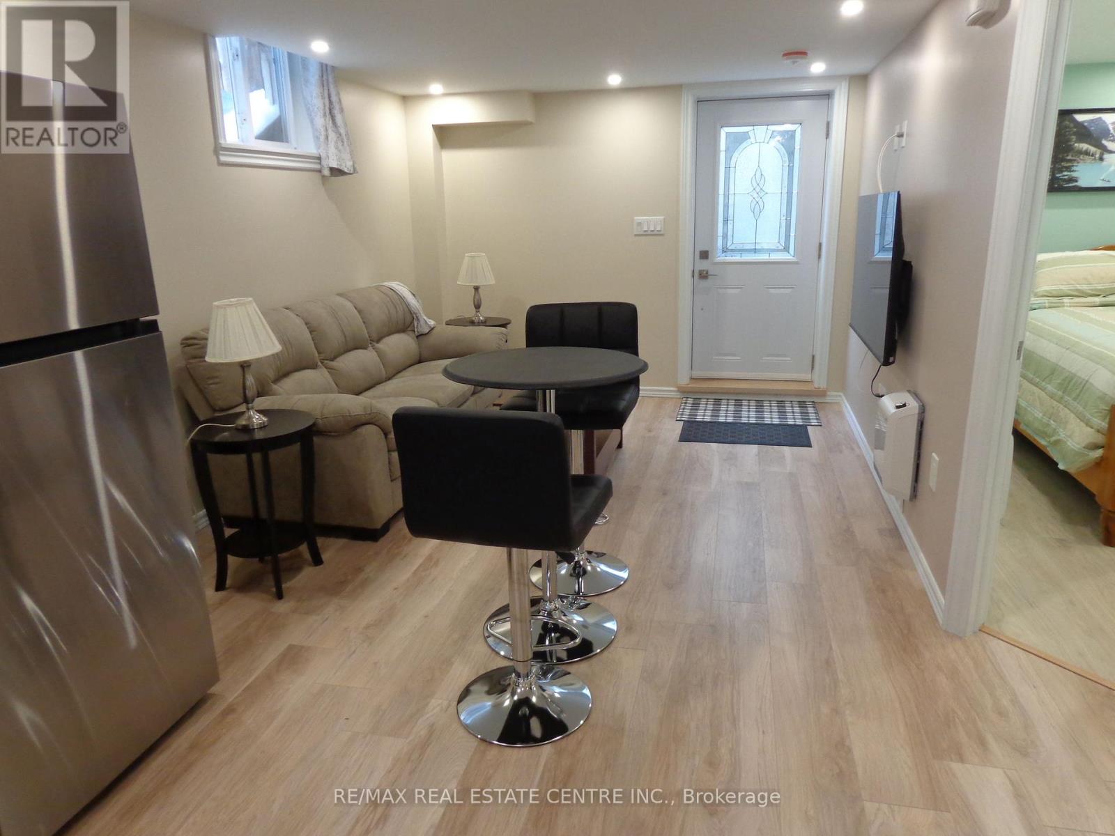 76 Lynch Circle, Guelph, Ontario  N1L 1R9 - Photo 3 - X12770014