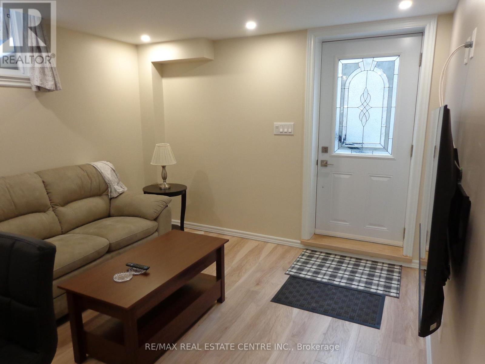 76 Lynch Circle, Guelph, Ontario  N1L 1R9 - Photo 4 - X12770014