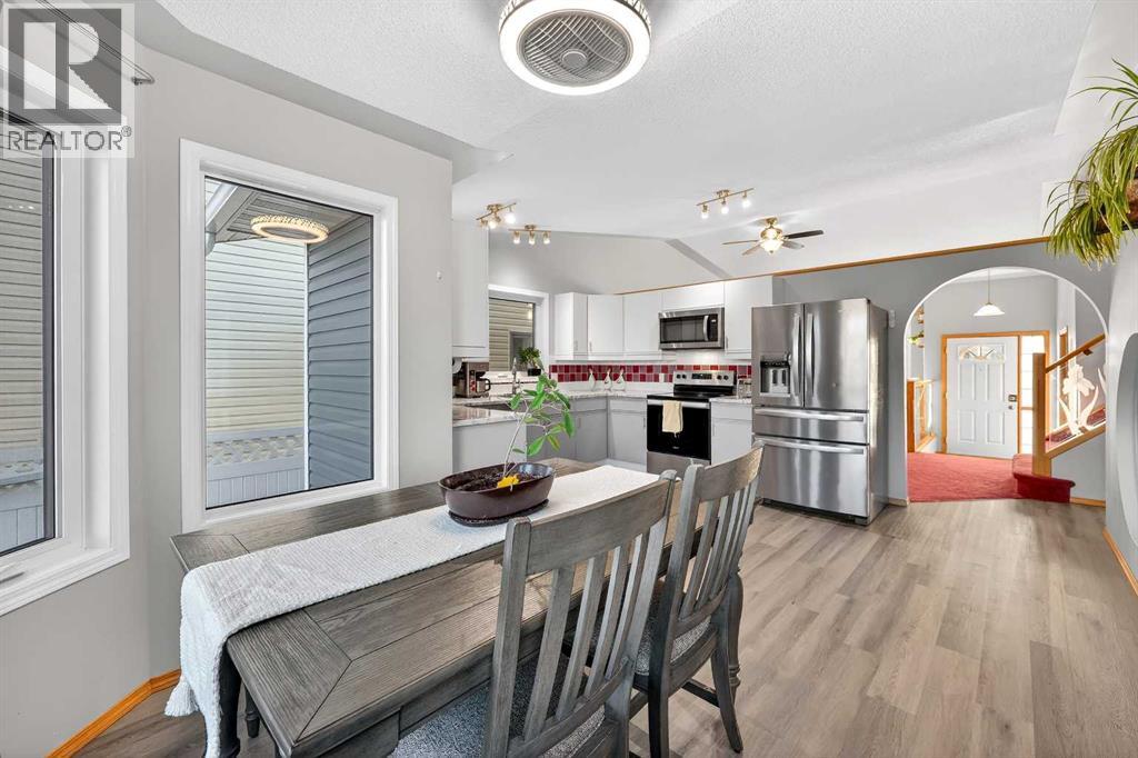 1336 Meadowbrook Drive Se, Airdrie, Alberta  T4A 2B3 - Photo 15 - A2279536