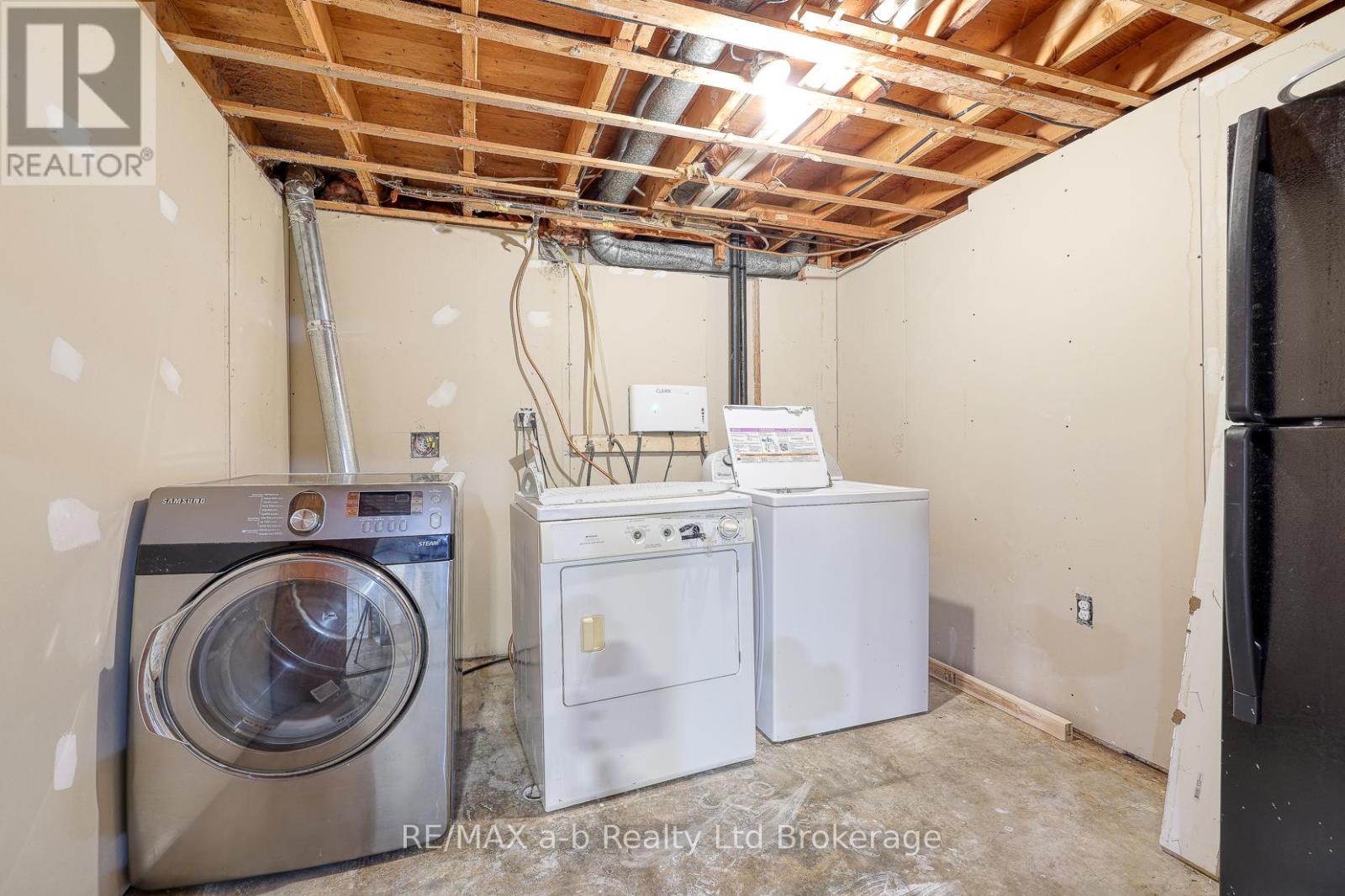 18 Bigham Crescent, Woodstock, Ontario  N4S 8H1 - Photo 38 - X12723860