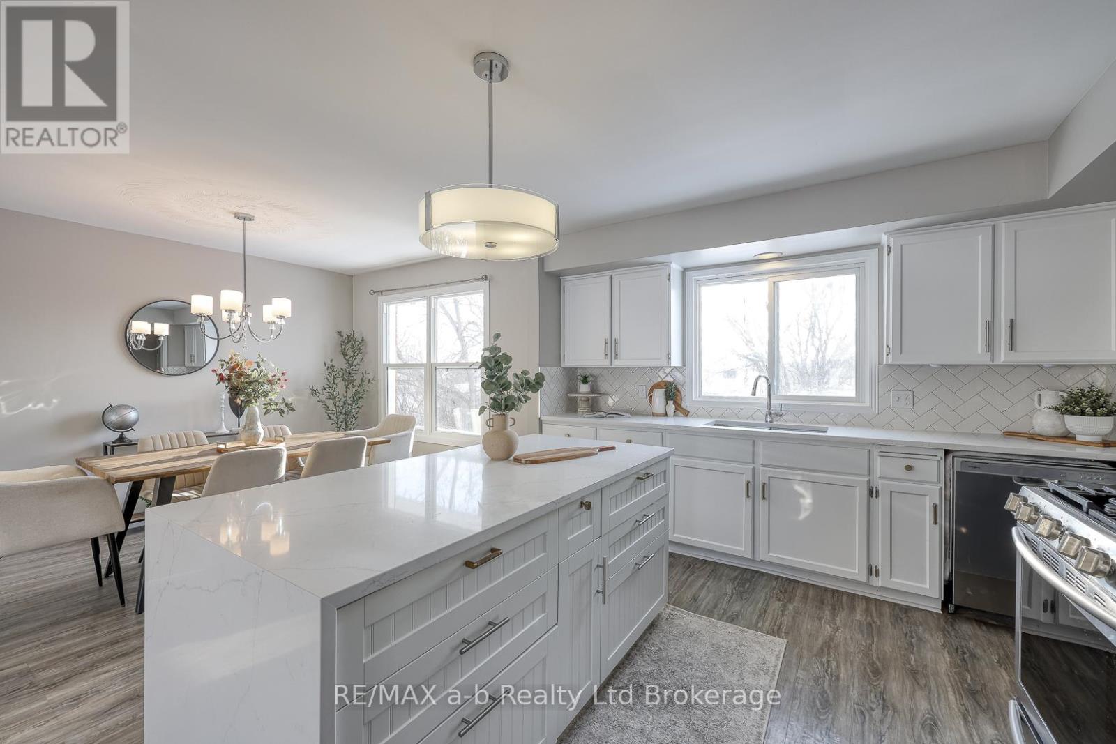 18 Bigham Crescent, Woodstock, Ontario  N4S 8H1 - Photo 8 - X12723860