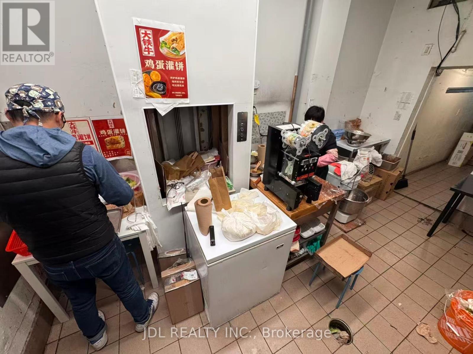 394 Spadina Avenue, Toronto, Ontario  M5T 2G5 - Photo 11 - C12770044