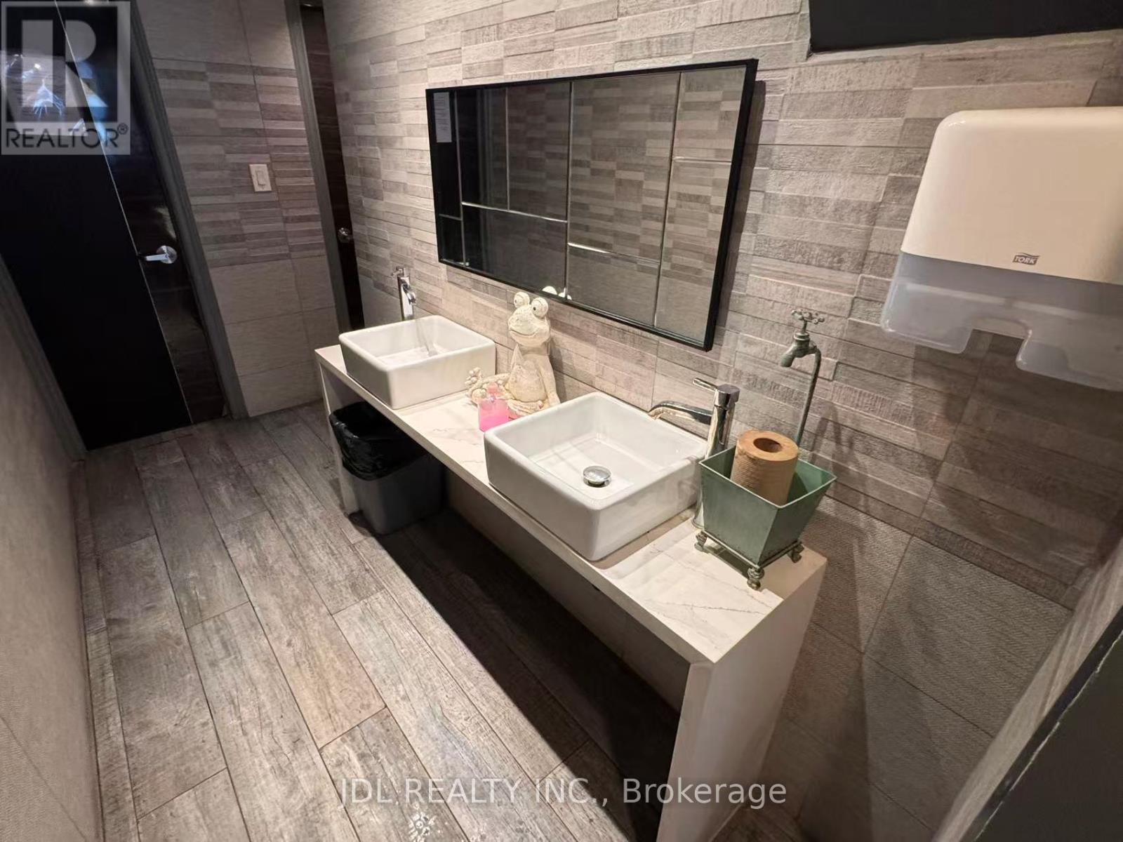 394 Spadina Avenue, Toronto, Ontario  M5T 2G5 - Photo 6 - C12770044