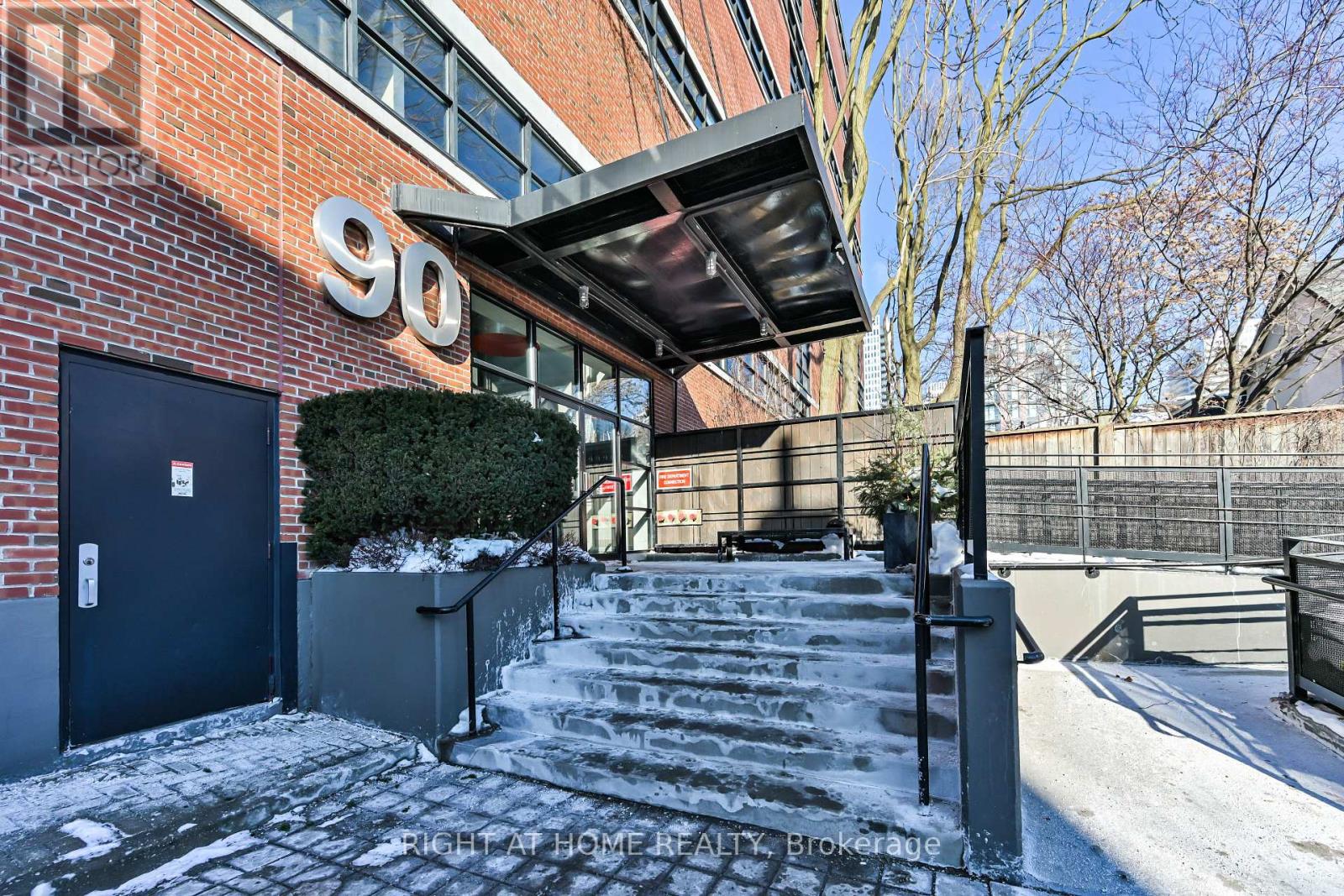 315 - 90 Sumach Street, Toronto, Ontario  M5A 3J9 - Photo 2 - C12770054