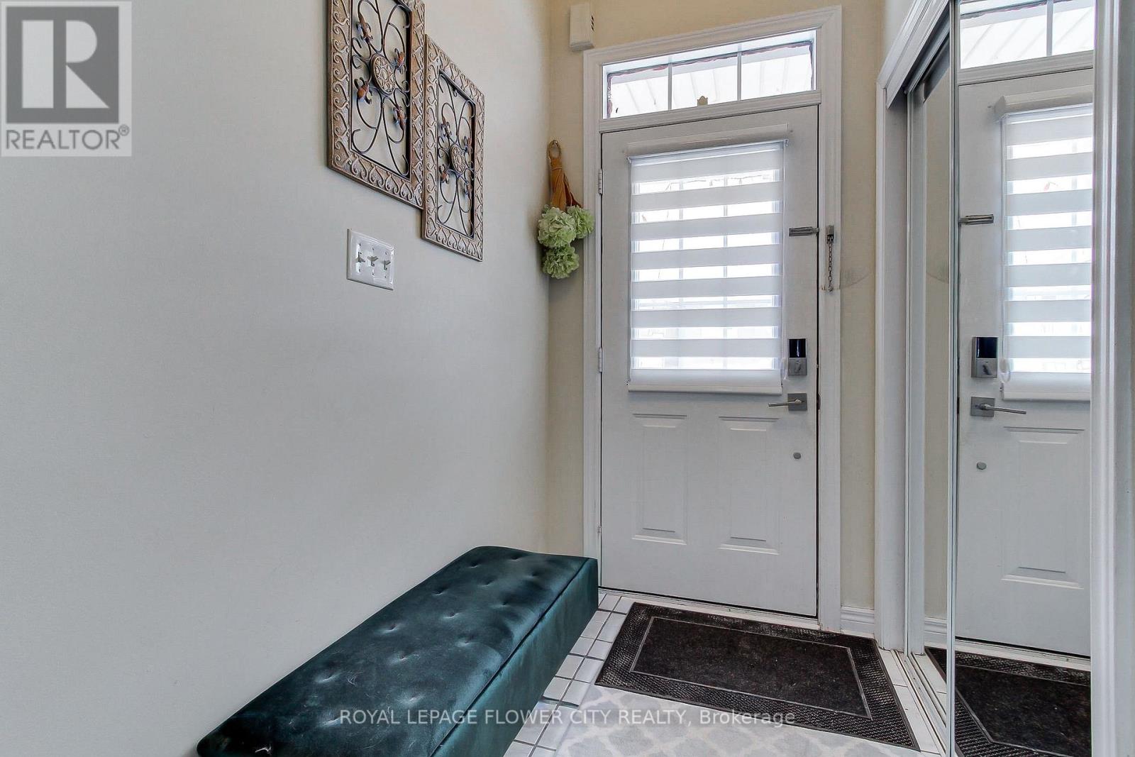 48 Grover Rd (Main & Upper) Road, Brampton, Ontario  L6Y 5R3 - Photo 5 - W12770046