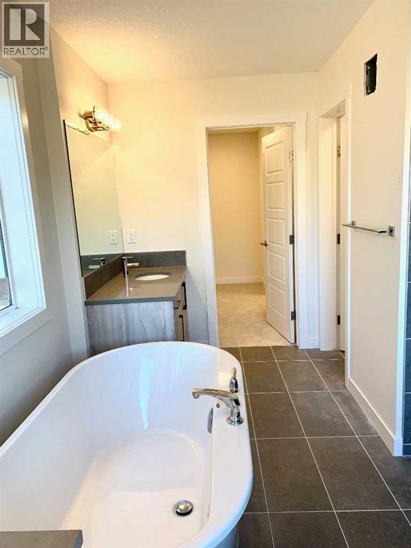 144 Crimson Ridge Place Nw, Calgary, Alberta  T3L 0K4 - Photo 16 - A2276822