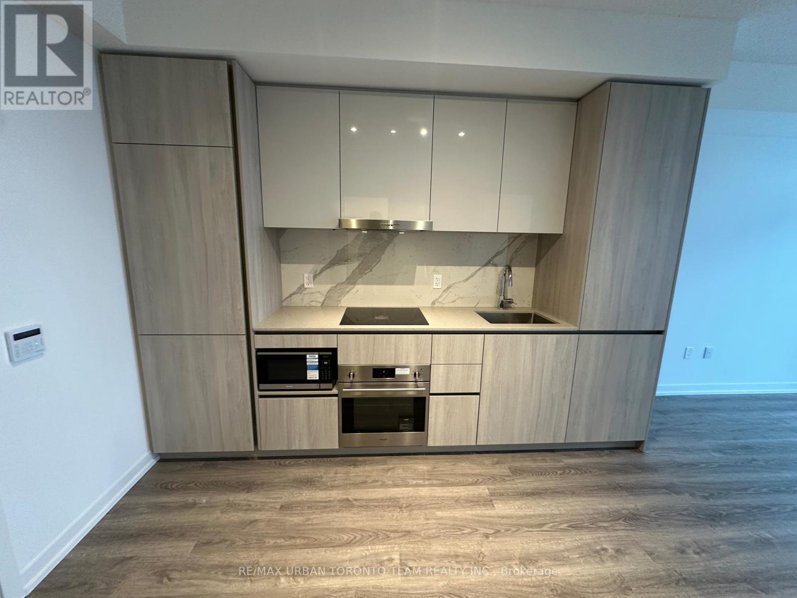 5205 - 8 Interchange Way, Vaughan, Ontario  L4K 5Z7 - Photo 4 - N12770058