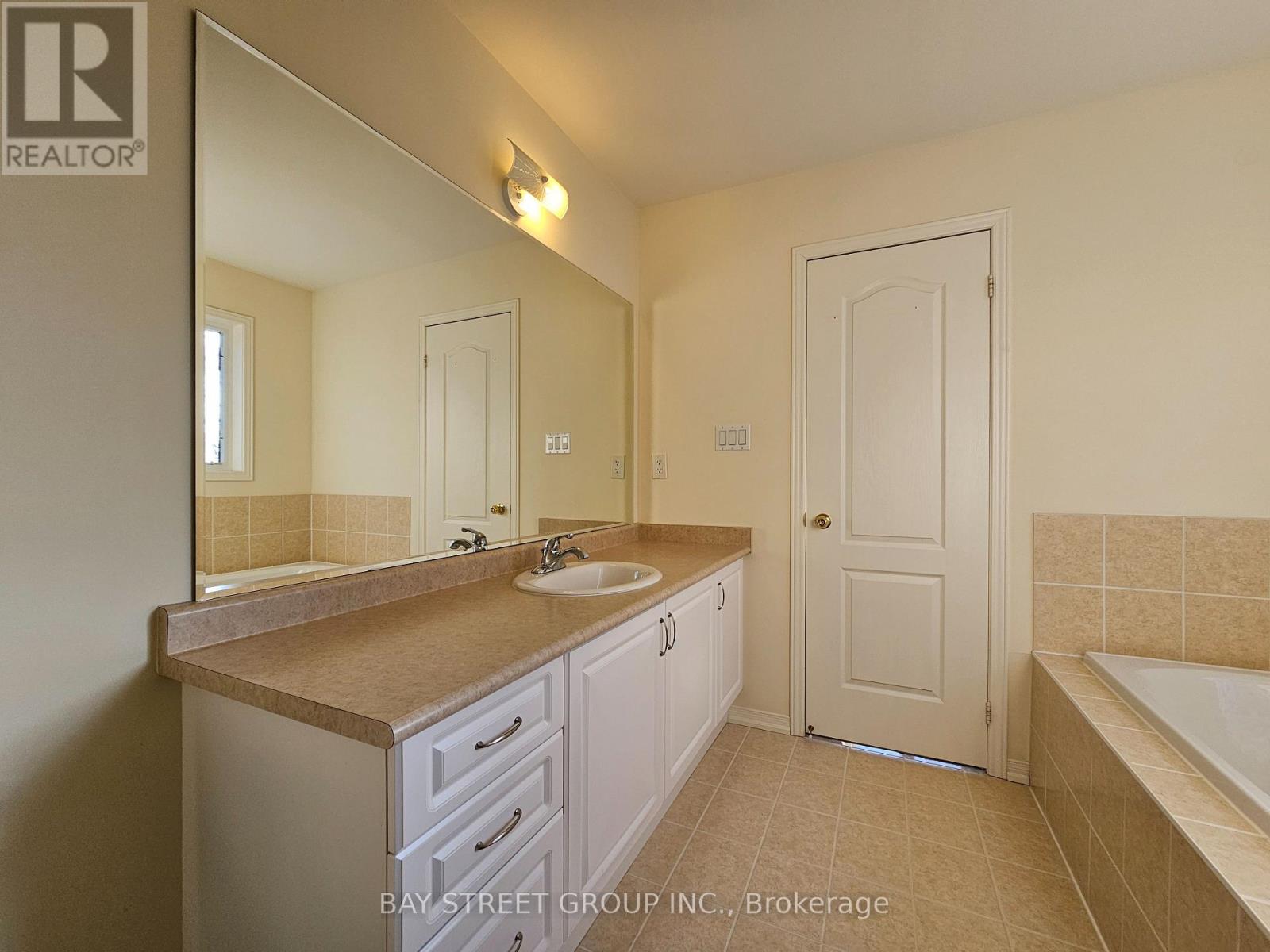 1275 Blencowe Crescent, Newmarket (Stonehaven-Wyndham), Ontario  L3X 0C5 - Photo 28 - N12681508