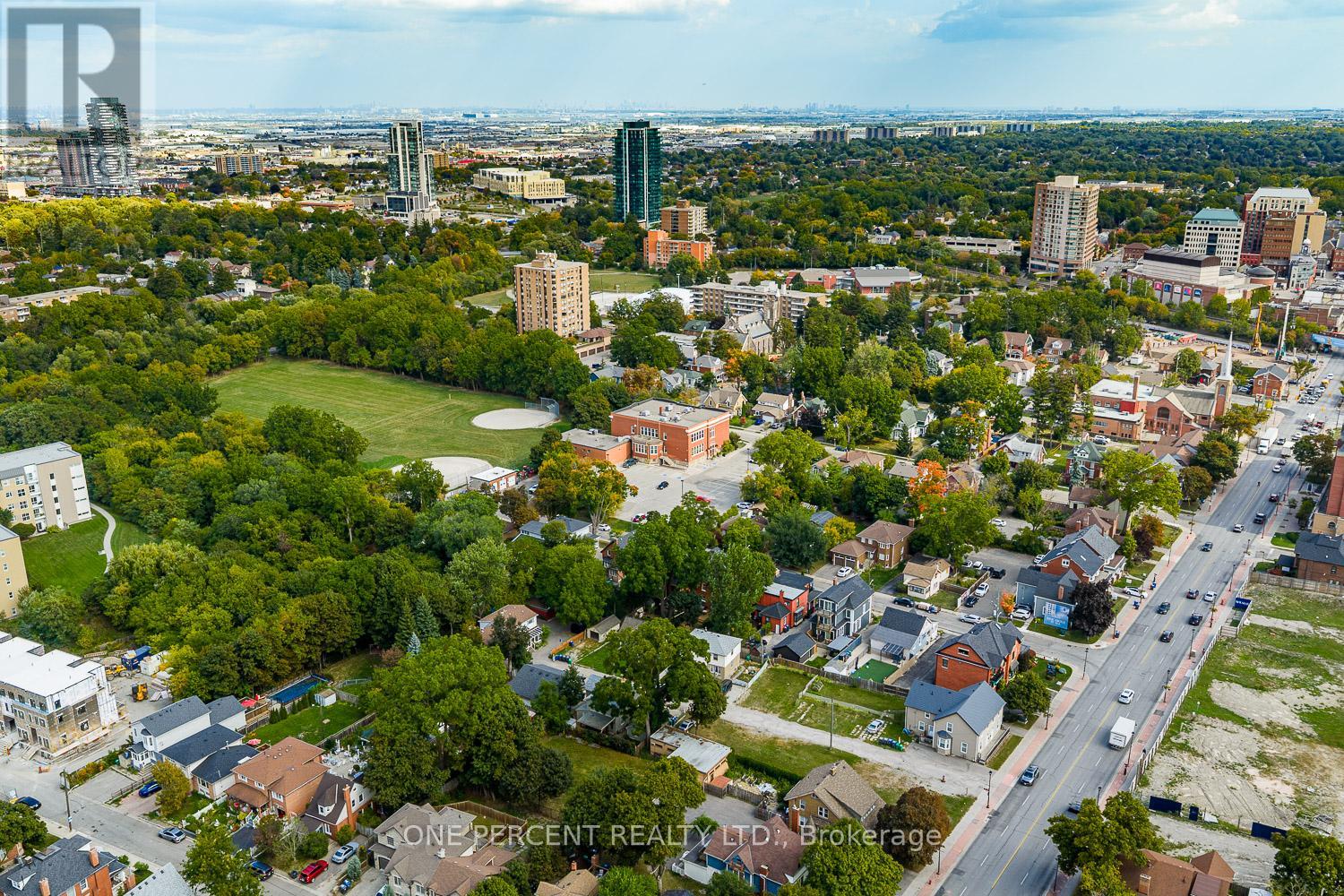 3 Bird Avenue, Brampton, Ontario  L6V 1K8 - Photo 39 - W12770074