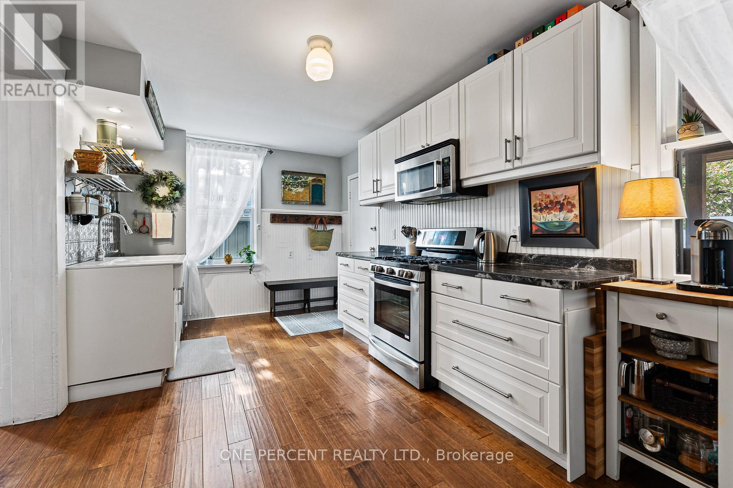 3 Bird Avenue, Brampton, Ontario  L6V 1K8 - Photo 4 - W12770074