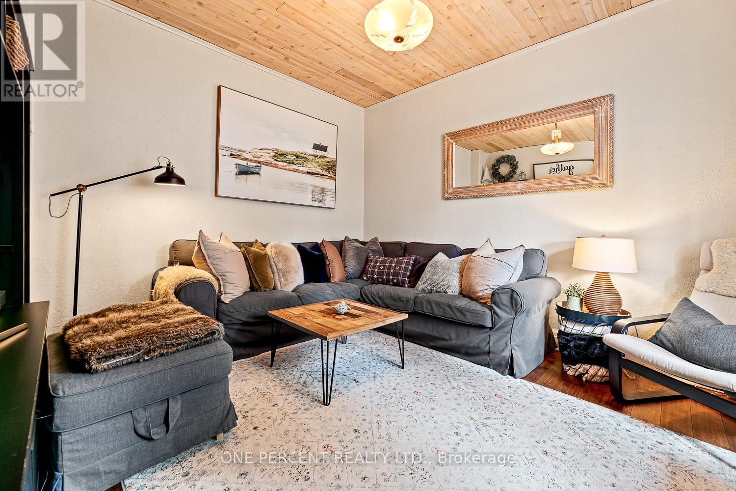 3 Bird Avenue, Brampton, Ontario  L6V 1K8 - Photo 7 - W12770074