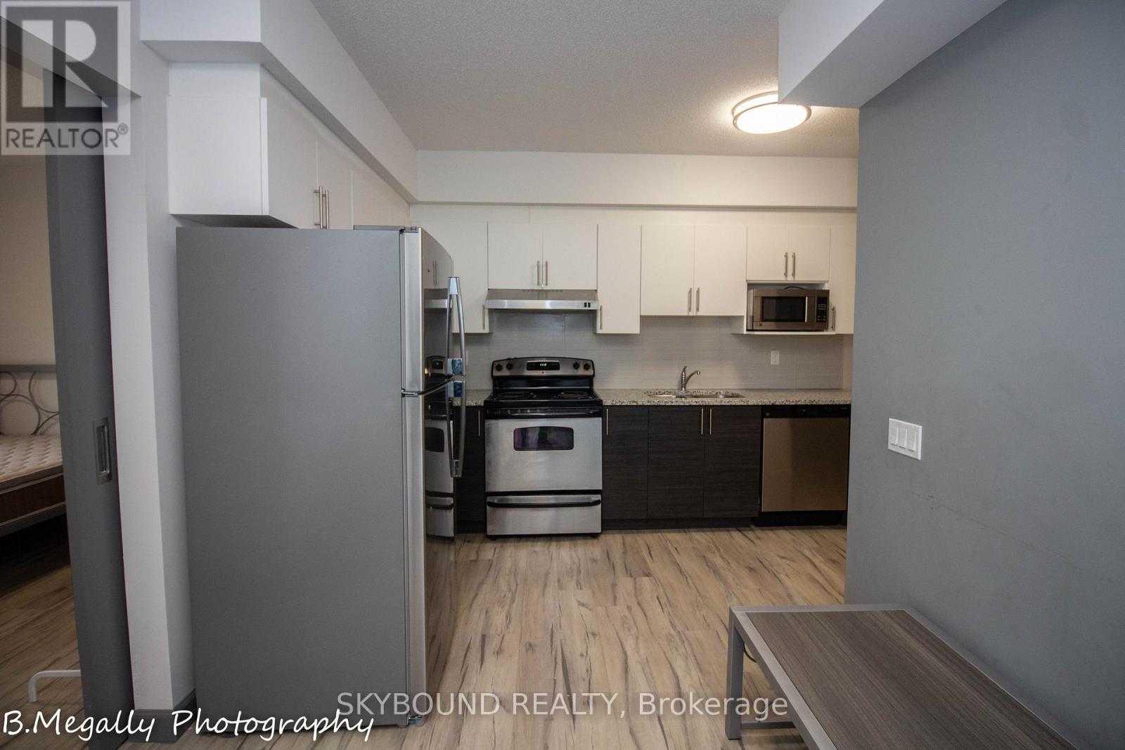 2312 - 258b Sunview Street, Waterloo, Ontario  N2L 0H7 - Photo 3 - X12770056