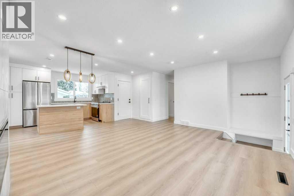 32 Allandale Close Se, Calgary, Alberta  T2H 1V9 - Photo 8 - A2274703