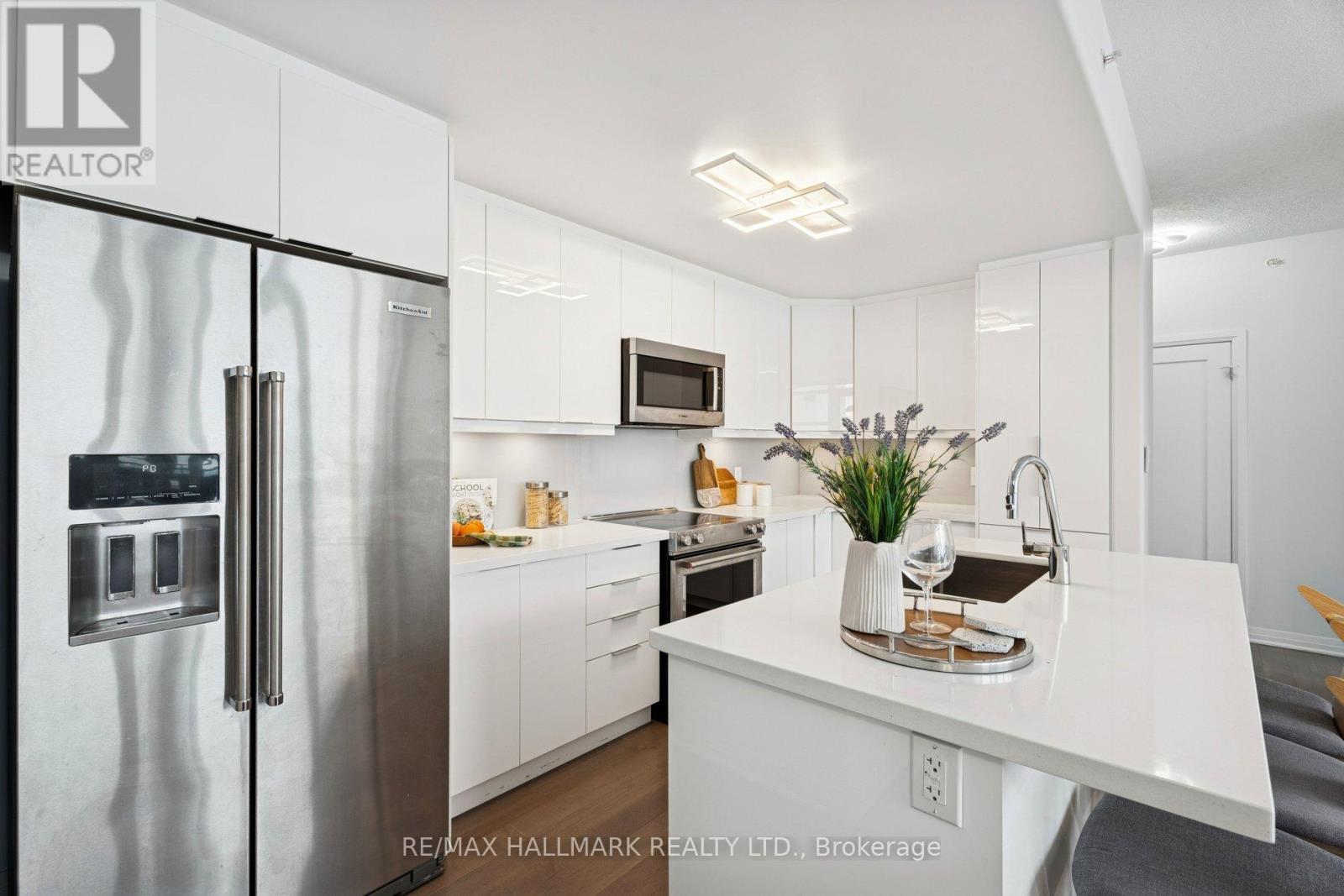 409 - 10 Concord Place, Grimsby, Ontario  L3M 0G6 - Photo 3 - X12690218