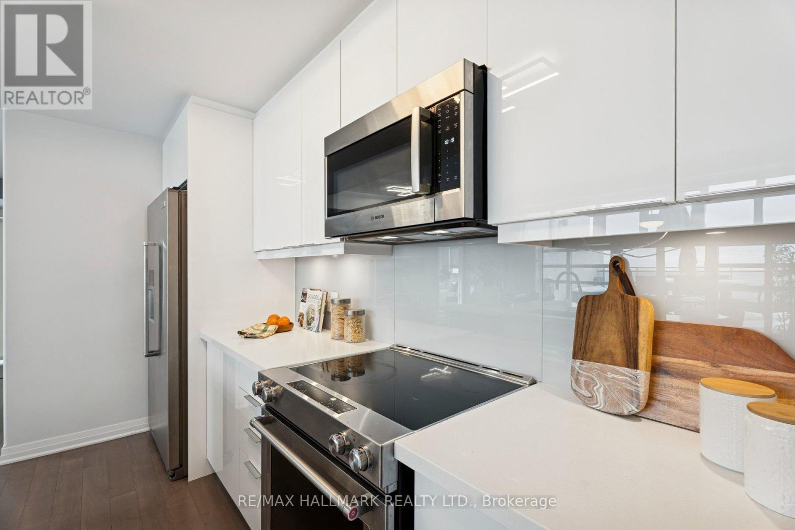 409 - 10 Concord Place, Grimsby, Ontario  L3M 0G6 - Photo 6 - X12690218