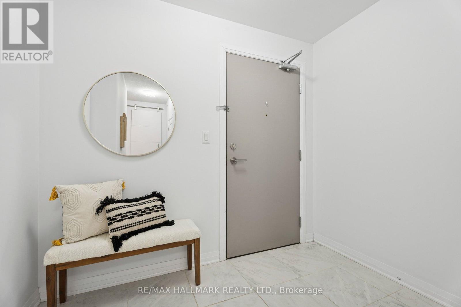 409 - 10 Concord Place, Grimsby, Ontario  L3M 0G6 - Photo 2 - X12690218