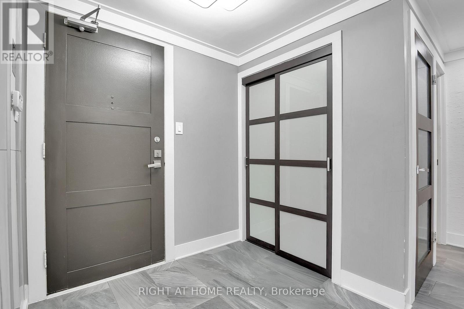 1406 - 1171 Ambleside Drive, Ottawa, Ontario  K2B 8E1 - Photo 5 - X12770090