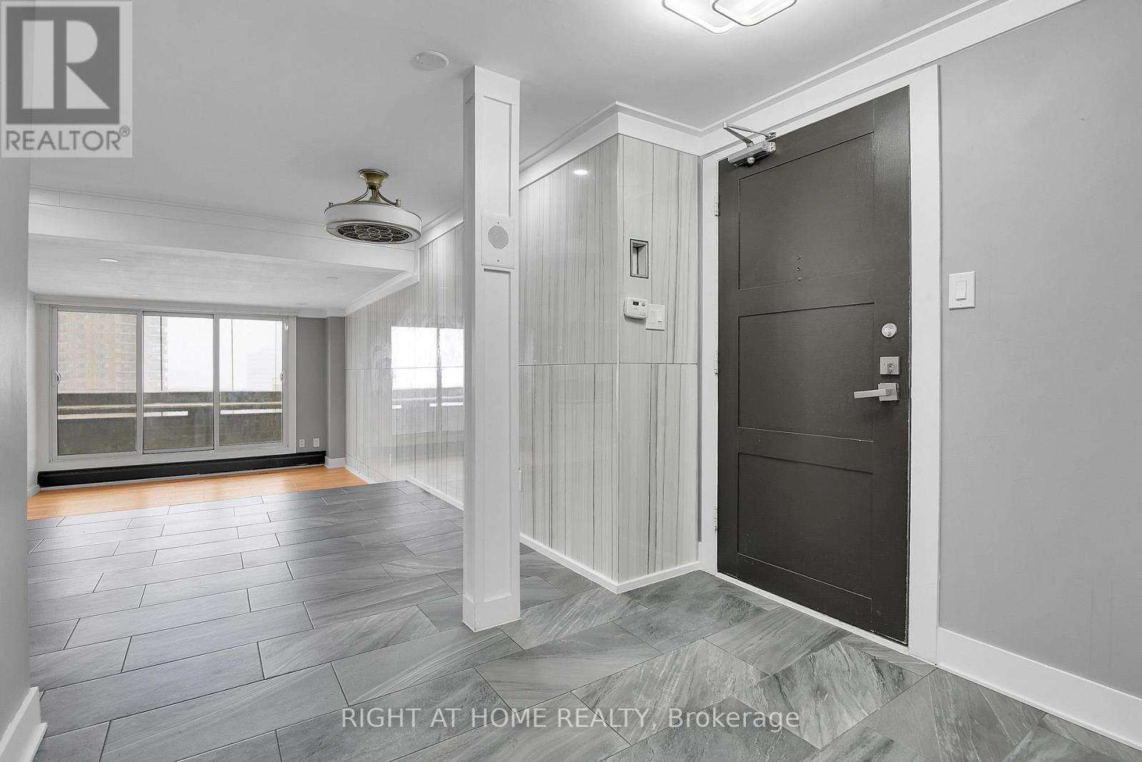 1406 - 1171 Ambleside Drive, Ottawa, Ontario  K2B 8E1 - Photo 6 - X12770090