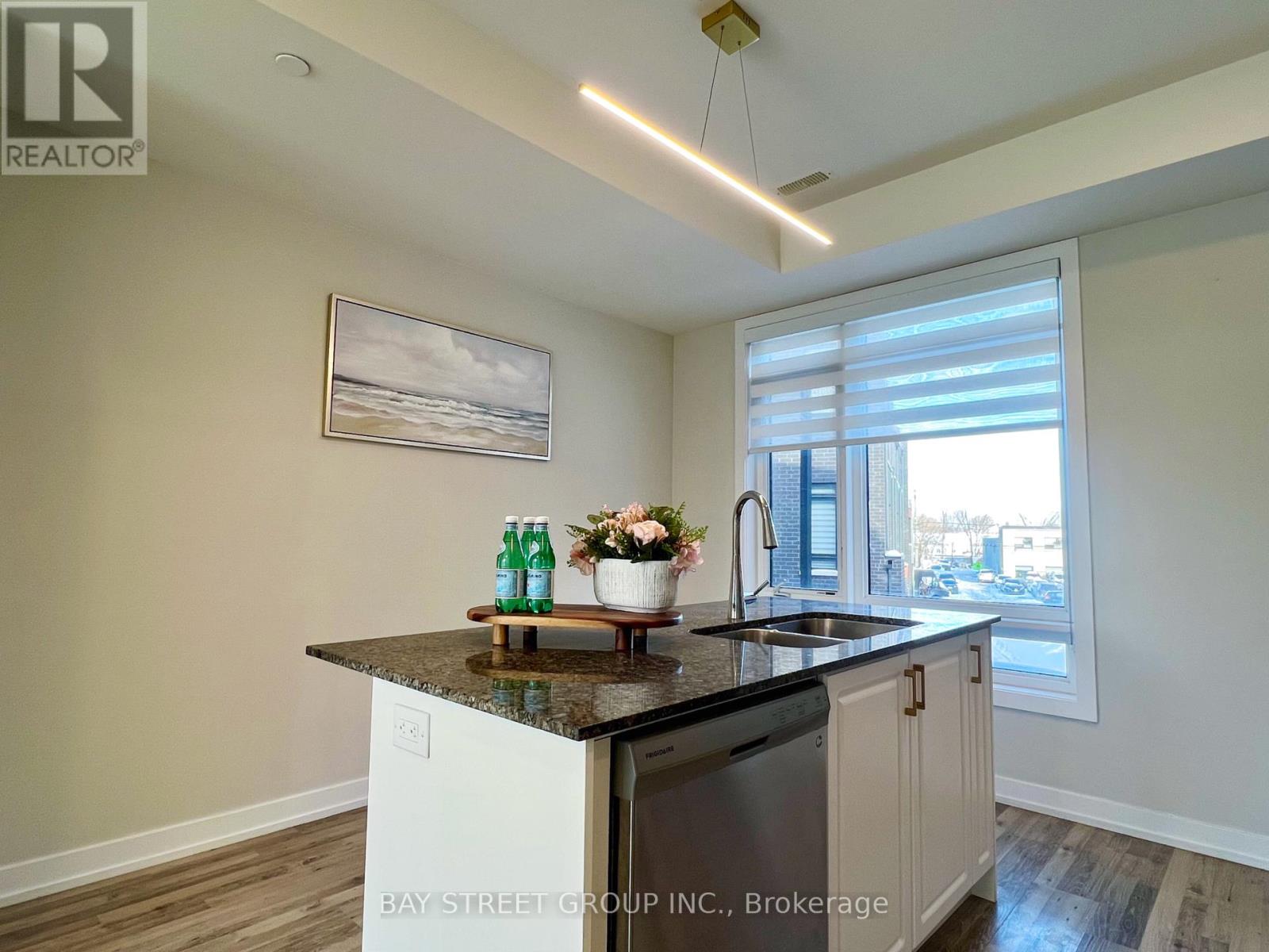 13 - 370 Red Maple Road, Richmond Hill, Ontario  L4C 5T4 - Photo 7 - N12770082