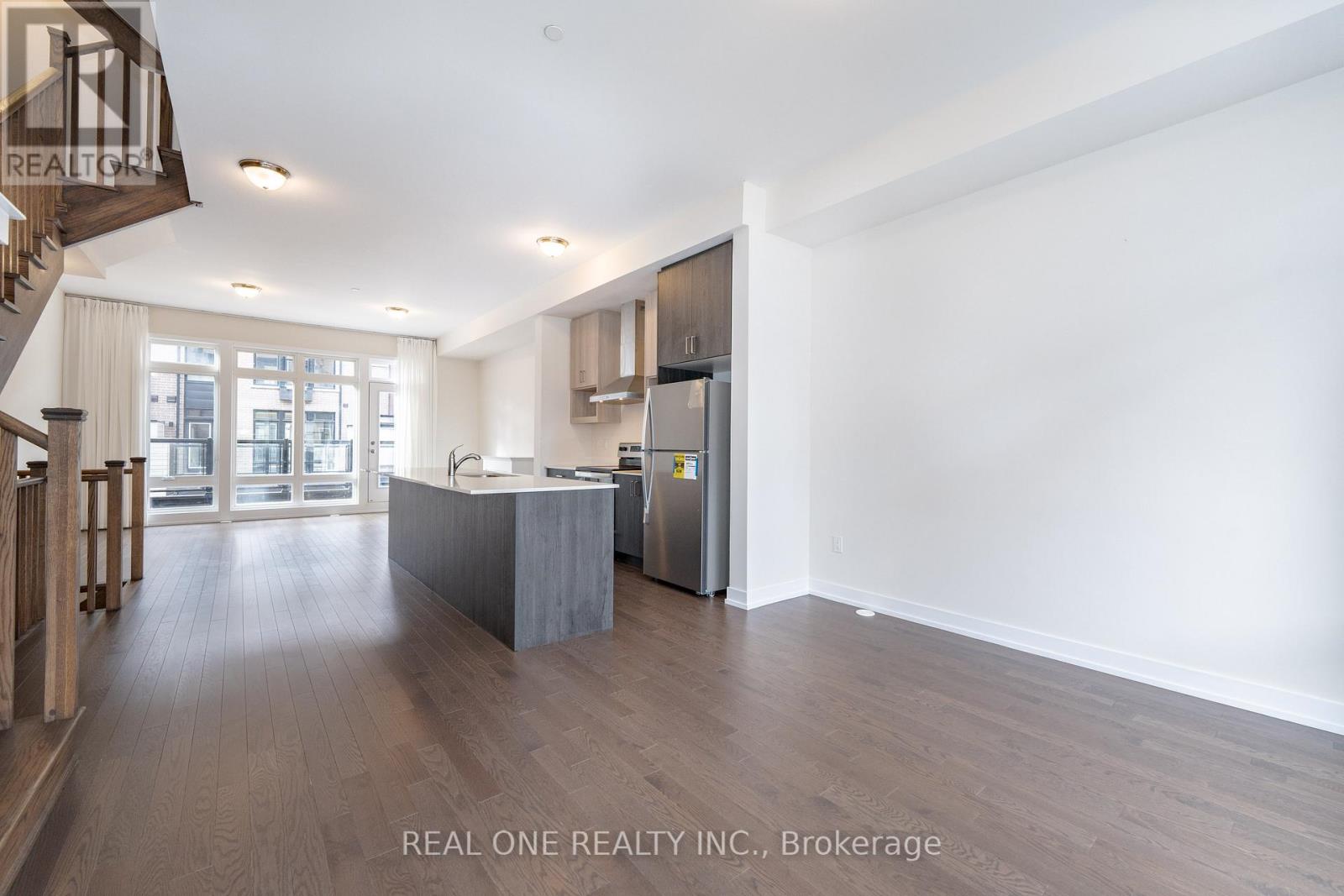 28 Credit Lane, Richmond Hill, Ontario  L4E 1G9 - Photo 9 - N12770102