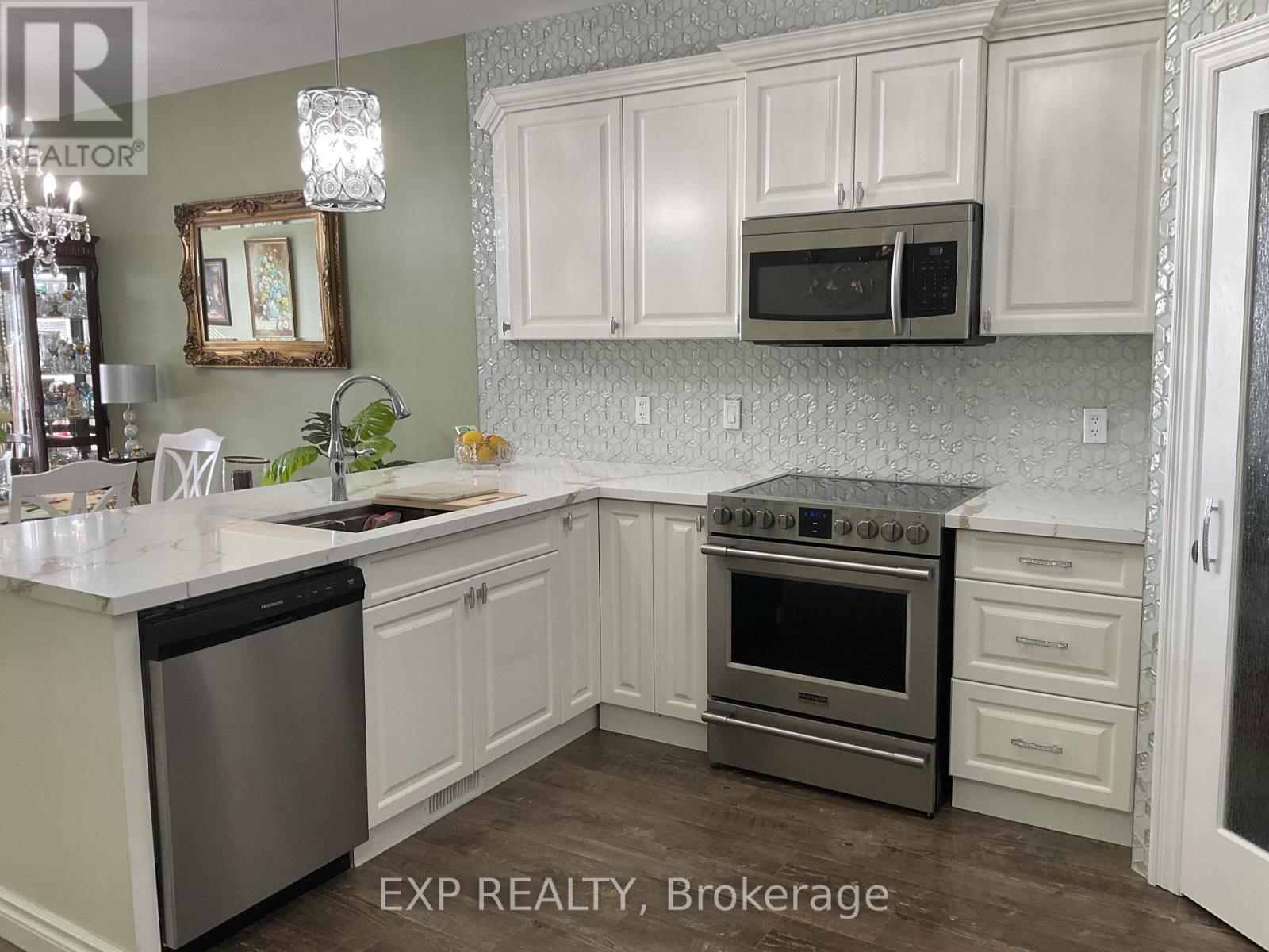 33 Farmington Crescent, Belleville, Ontario  K8N 0J9 - Photo 3 - X12770098